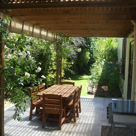 Villa In The Vines Martinborough Bagian luar foto