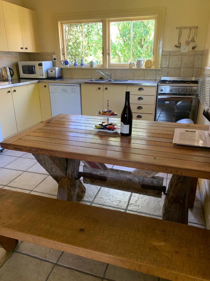 Villa In The Vines Martinborough Bagian luar foto